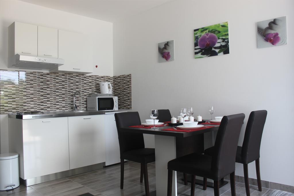 Apartments Antisa Baška Voda Екстериор снимка